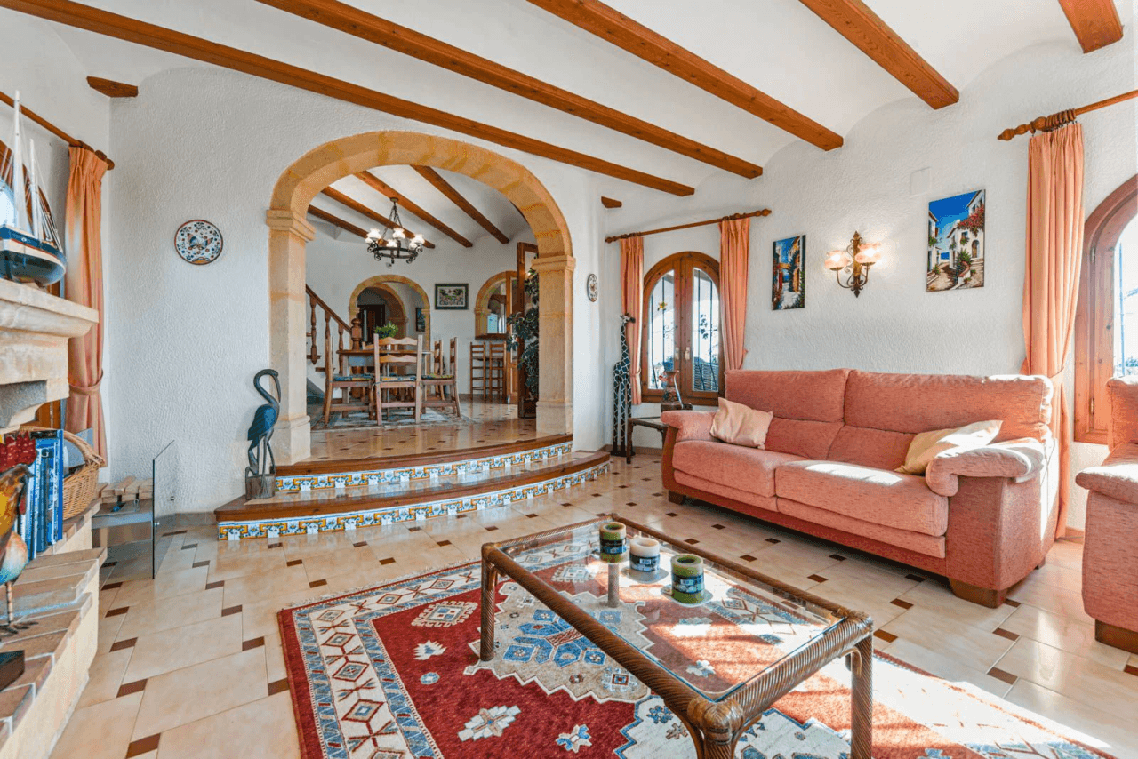 Villa avec un grand terrain à vendre à Moraira