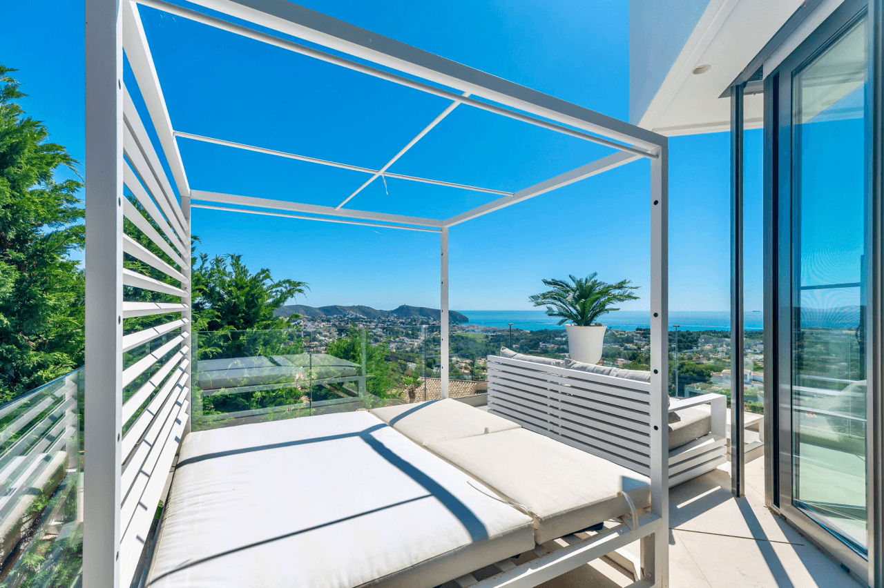 Villa de luxe exceptionnelle à Moraira – Où le design, la technologie et la vue sur la mer se rencontrent