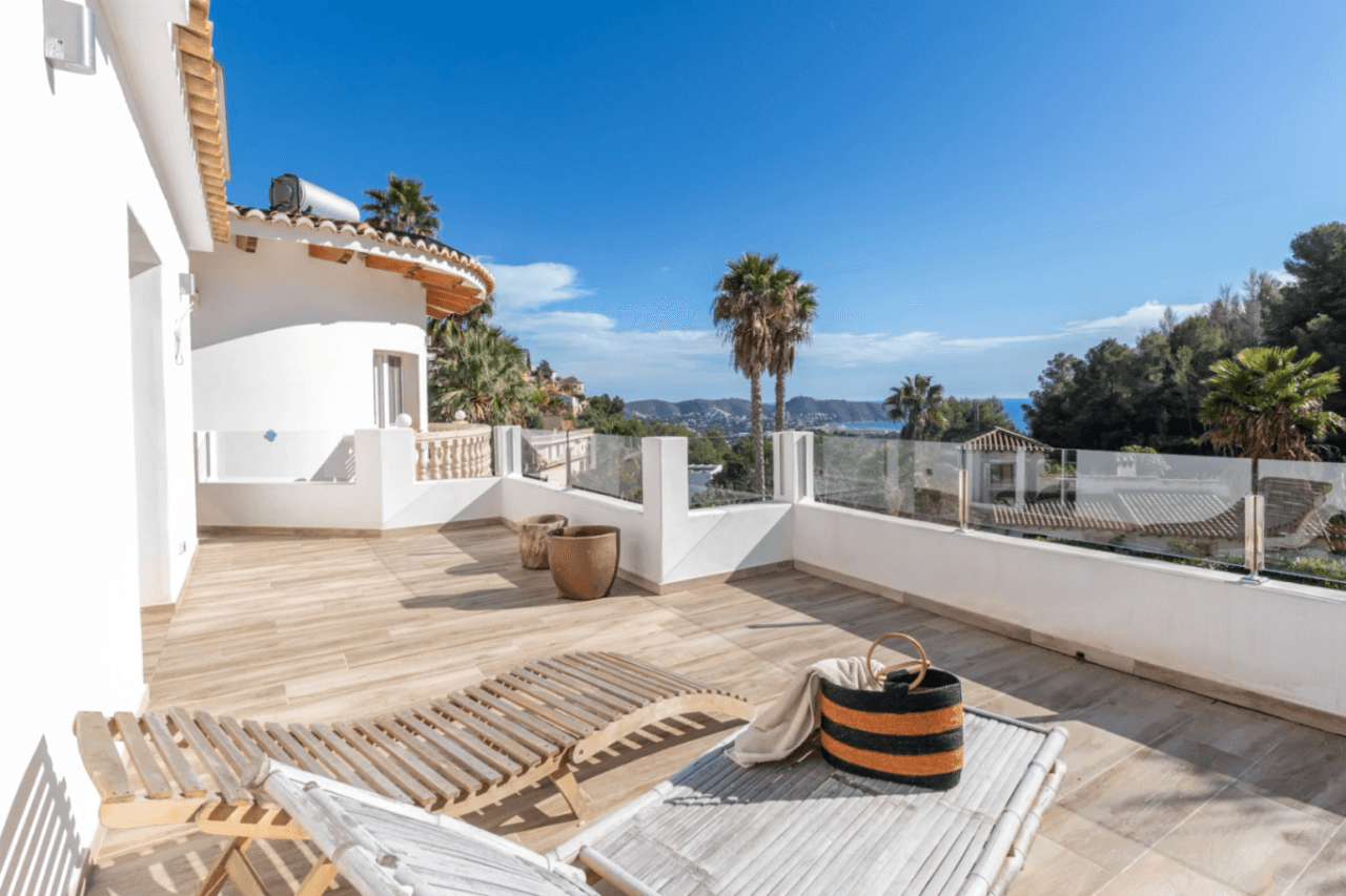 Belle villa spacieuse avec vue sur la mer à vendre à Benimeit, Moraira