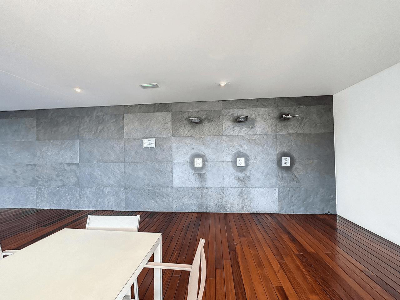 Cumbre del Sol appartement moderne de luxe avec des vues panoramiques spectaculaires sur la mer et les falaises.
