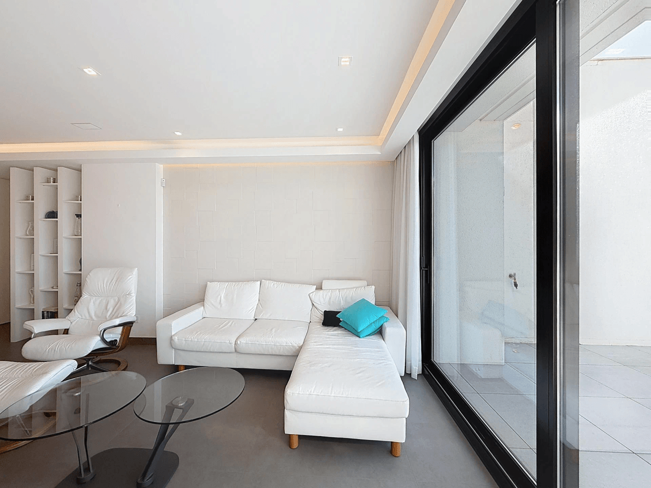 Cumbre del Sol penthouse moderne de luxe avec vue sur les falaises et la mer