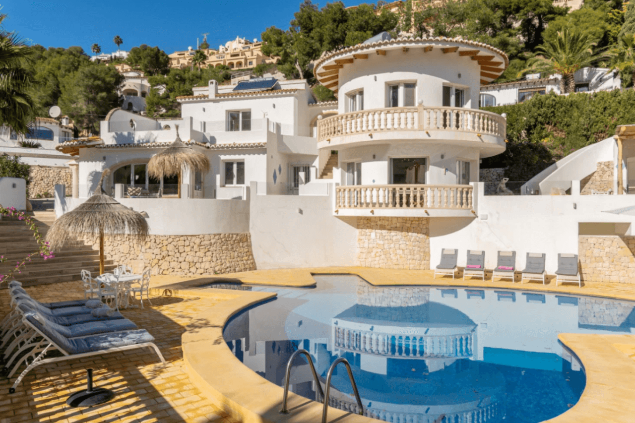 Belle villa spacieuse avec vue sur la mer à vendre à Benimeit, Moraira