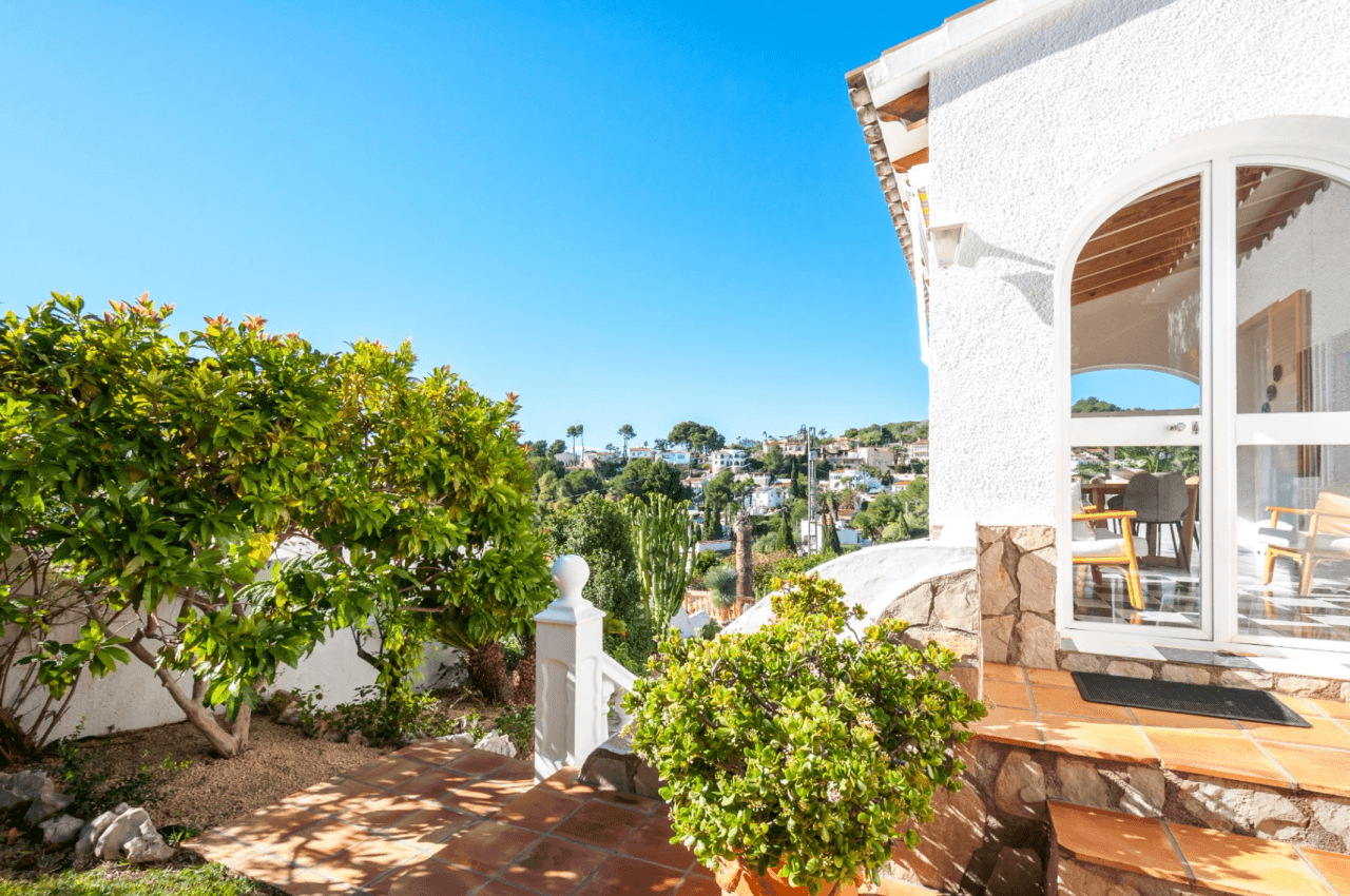 Villa méditerranéenne orientée sud-ouest à Benissa, près du club de golf San Jaime.