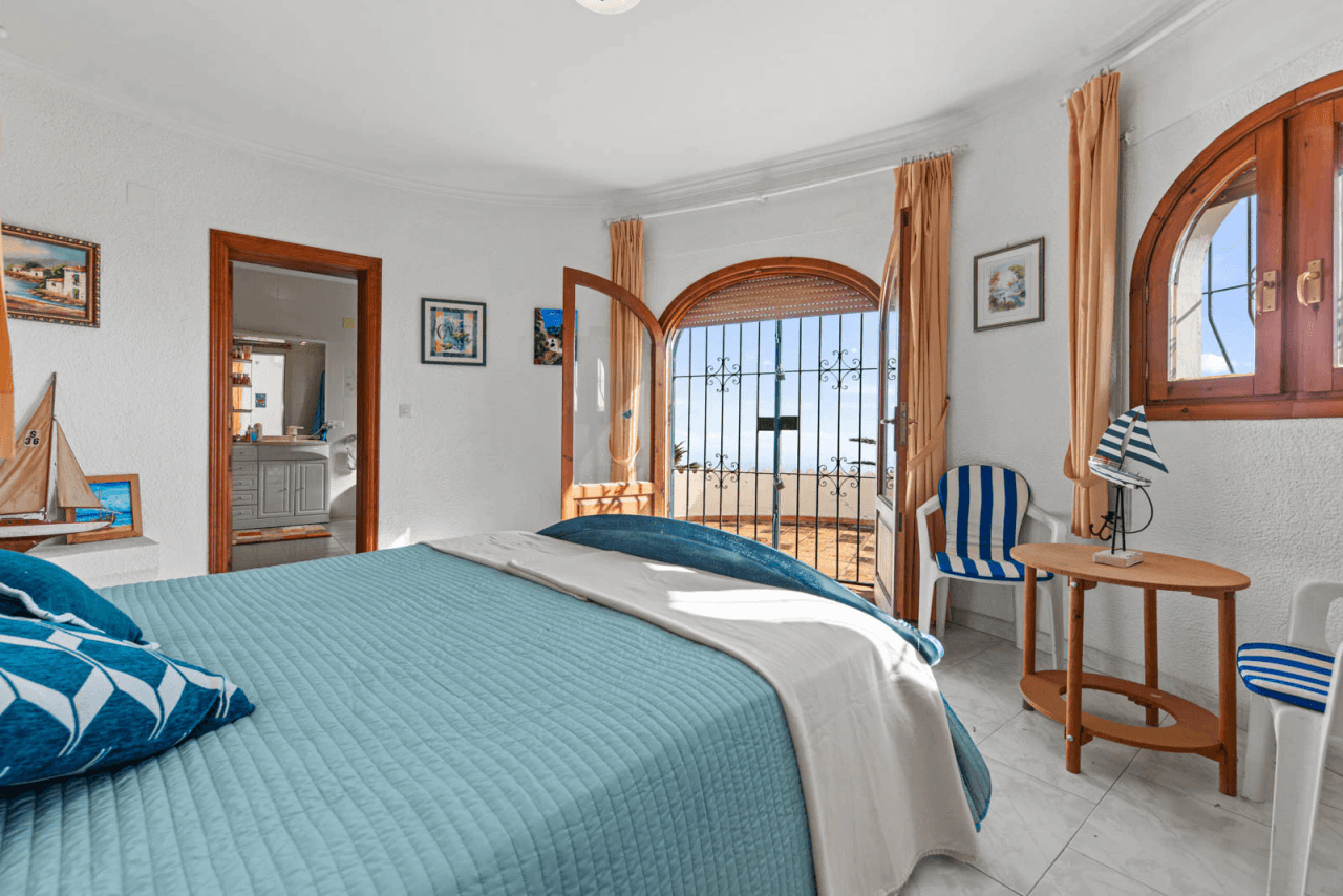 Villa avec un grand terrain à vendre à Moraira