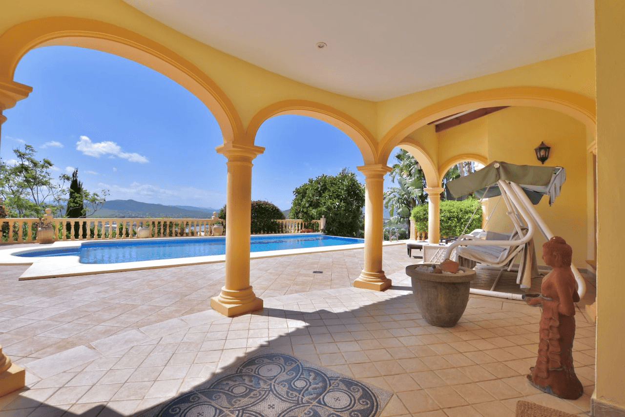 Magnifique villa de luxe à vendre à Javea avec vue sur la mer et le Montgó.
