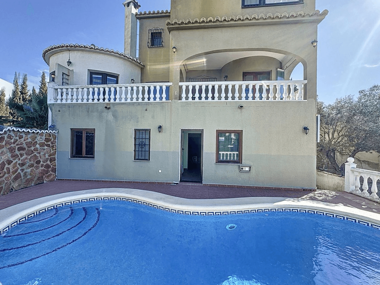 Villa Cumbre del Sol avec vue sur la mer et piscine privée
