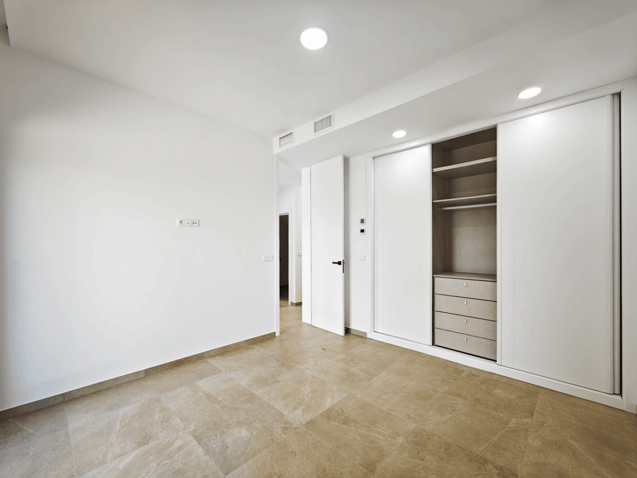 Villa moderne à La Fustera : 3 chambres et piscine privée