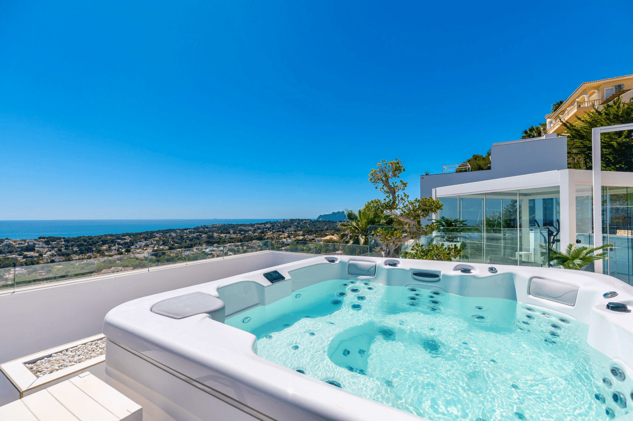 Villa de luxe exceptionnelle à Moraira – Où le design, la technologie et la vue sur la mer se rencontrent