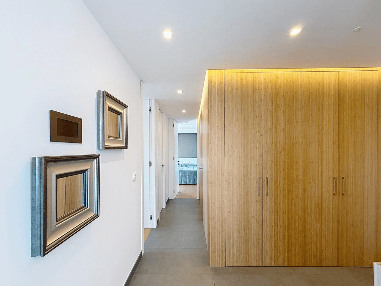Cumbre del Sol appartement moderne de luxe avec des vues panoramiques spectaculaires sur la mer et les falaises.