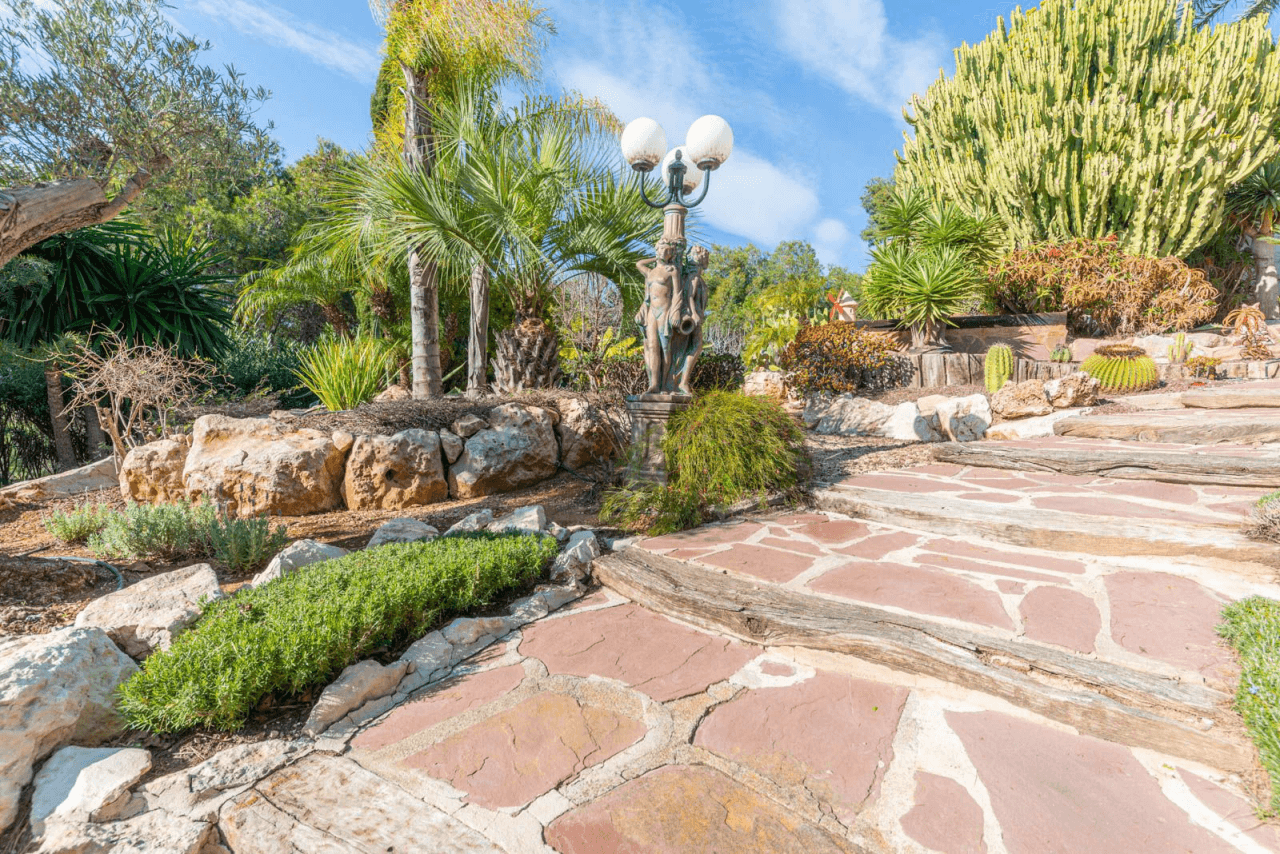Villa avec un grand terrain à vendre à Moraira