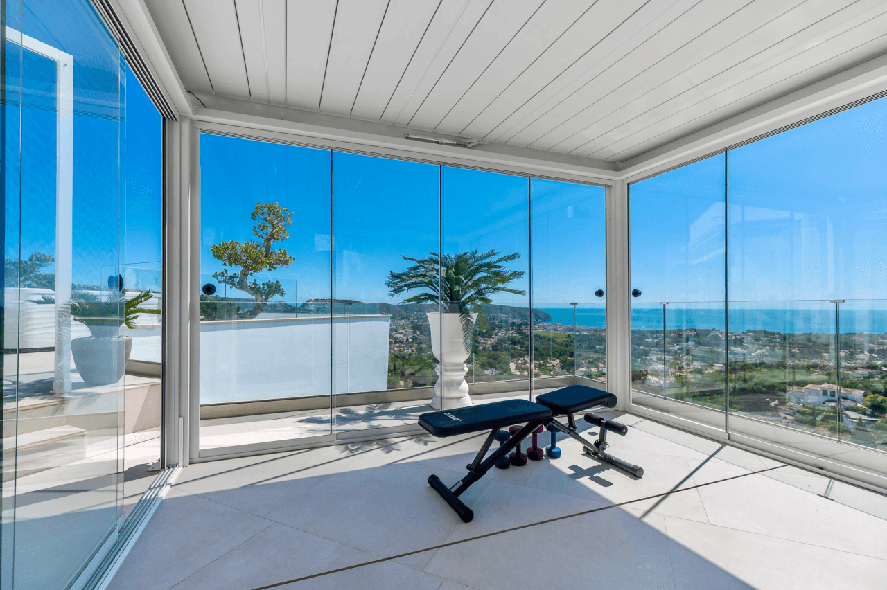 Villa de luxe exceptionnelle à Moraira – Où le design, la technologie et la vue sur la mer se rencontrent