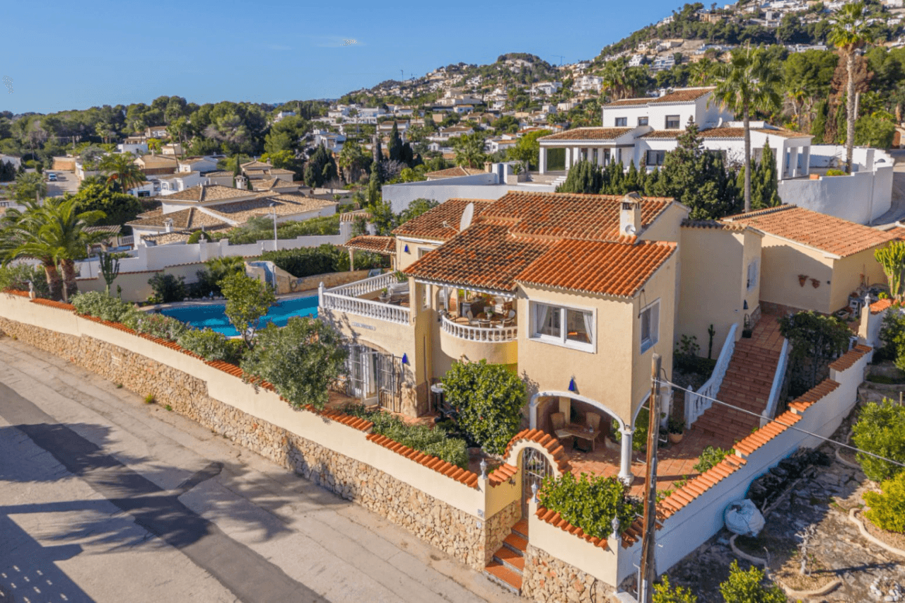 Villa à vendre avec 4 chambres à Benimeit, Moraira.