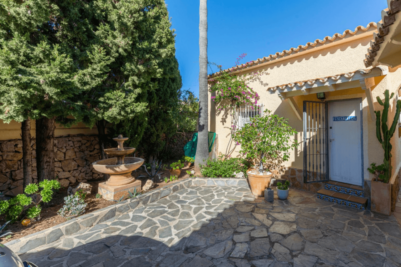 Villa à vendre avec 4 chambres à Benimeit, Moraira.