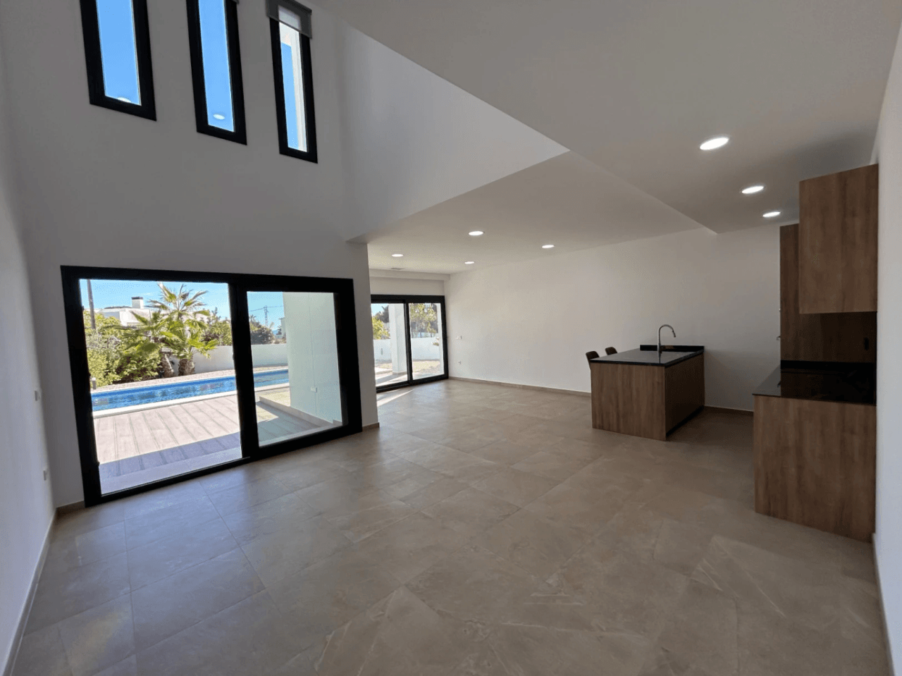 Villa neuve prête à emménager avec vue sur la mer à vendre à La Fustera, Benissa