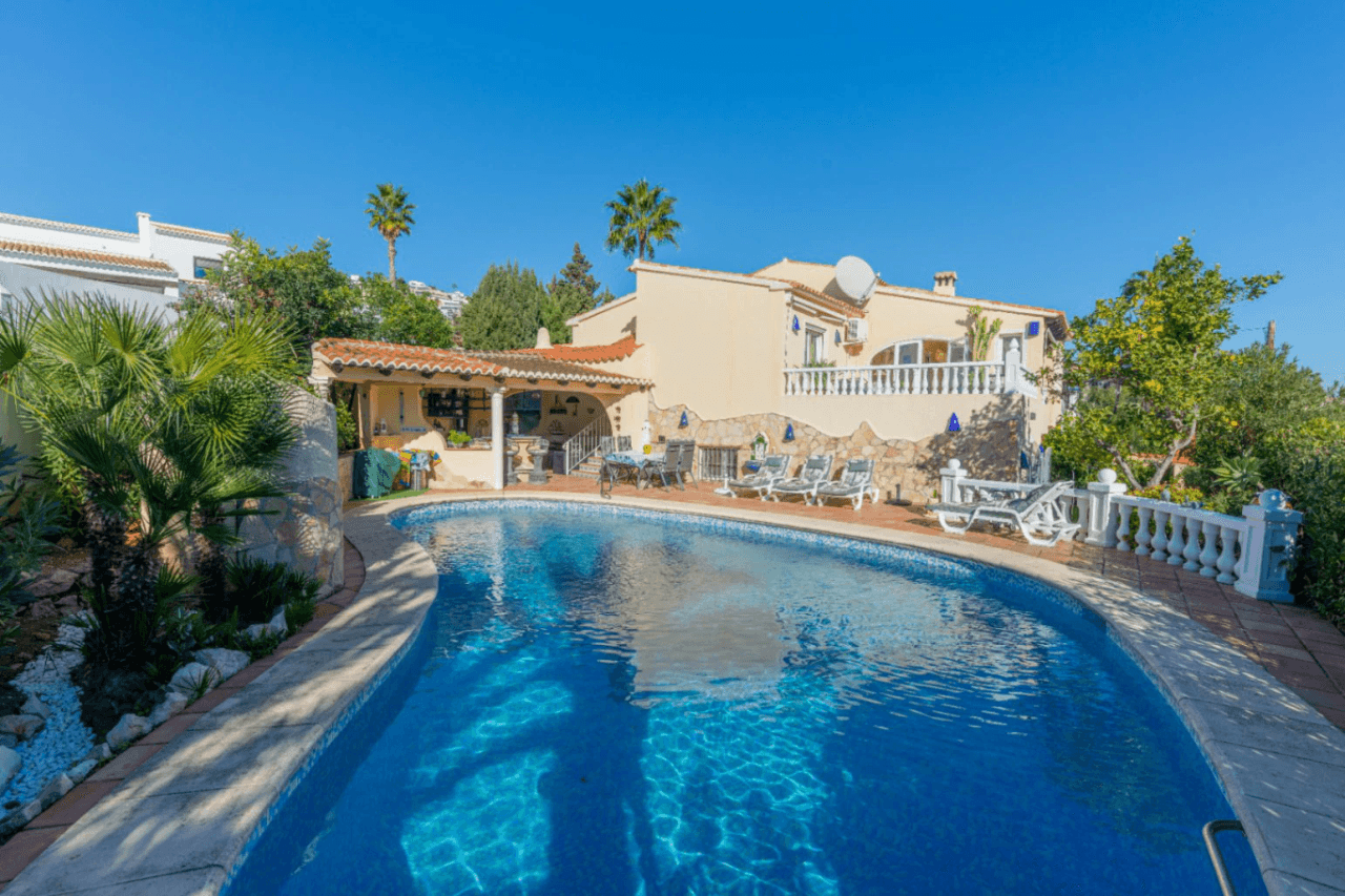 Villa à vendre avec 4 chambres à Benimeit, Moraira.