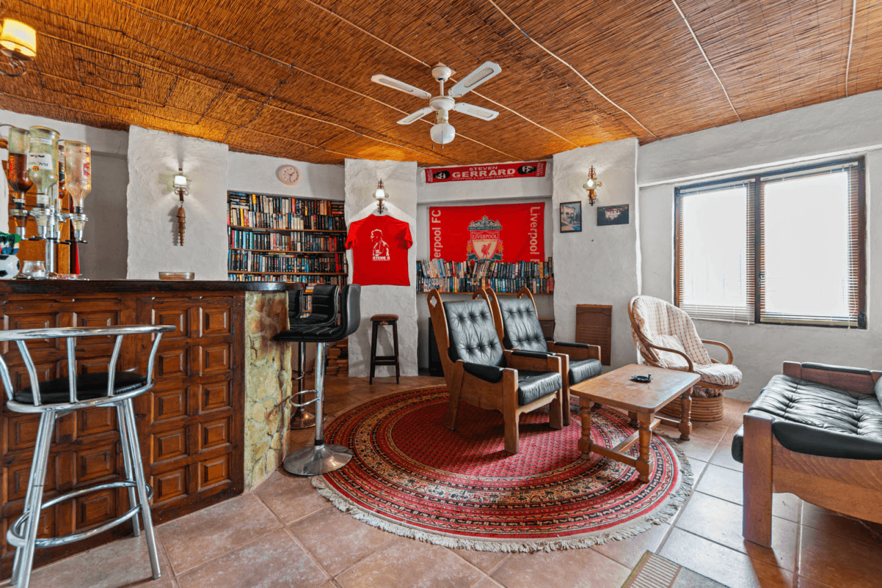 Villa à vendre à Benissa, Montemar, avec piscine privée.