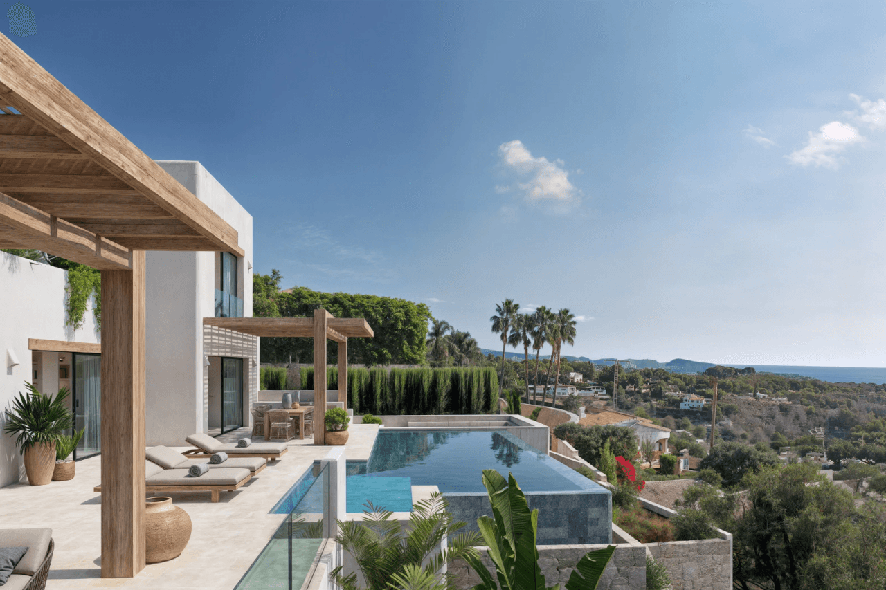 Villa neuve de style ibérique exclusive à Benissa avec vue panoramique et équipements de luxe.
