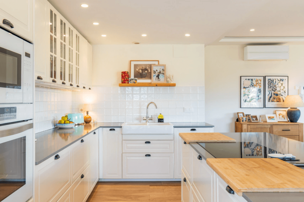 Villa ibicenca entièrement rénovée avec appartement d'invités à Jávea