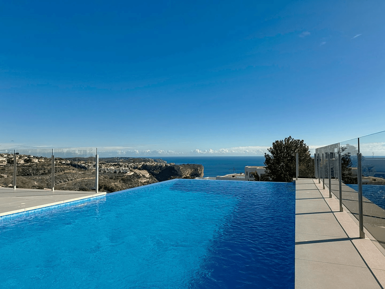 Villa moderne Cumbre del Sol avec vue sur la mer