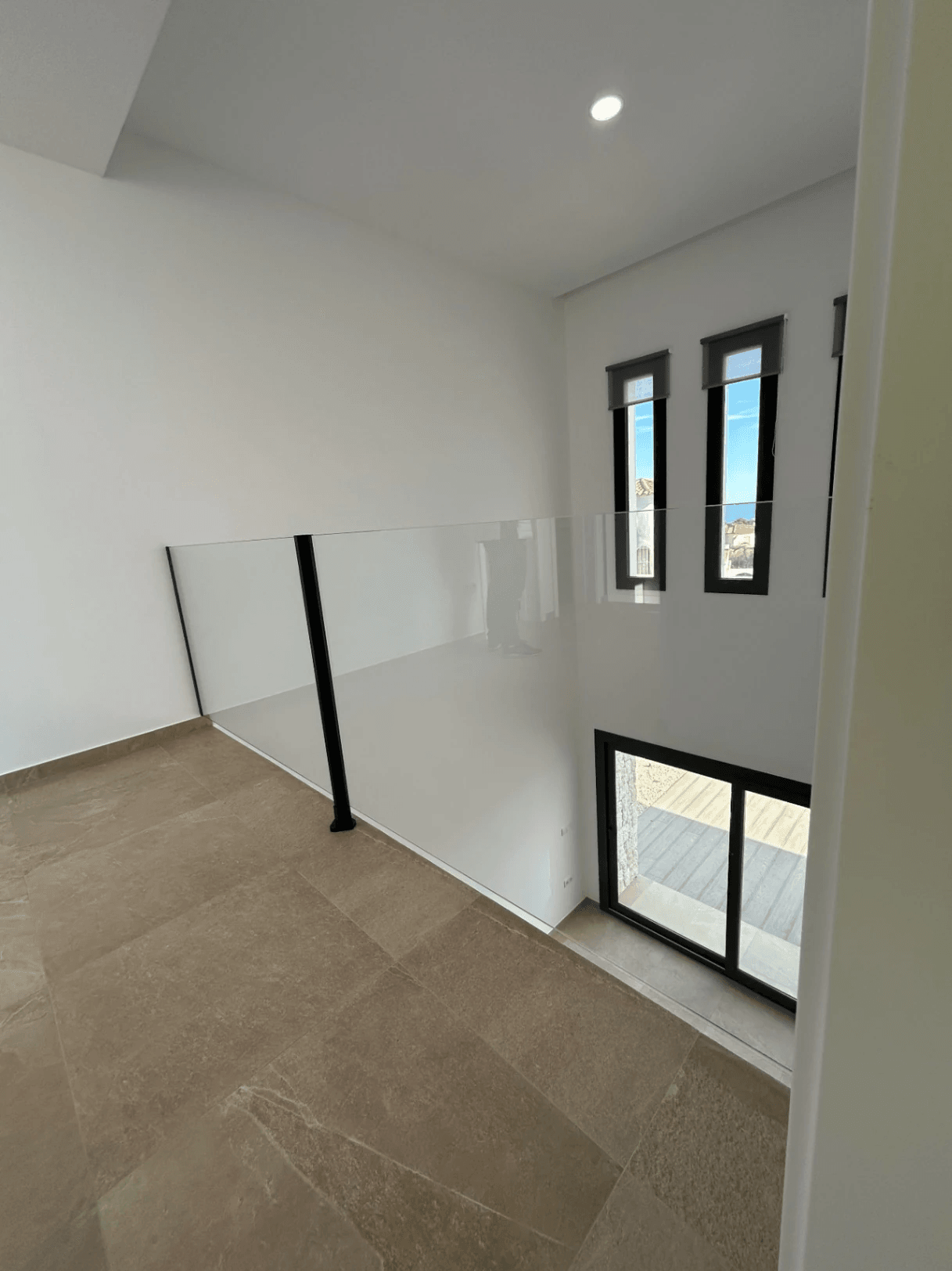 Villa neuve prête à emménager avec vue sur la mer à vendre à La Fustera, Benissa