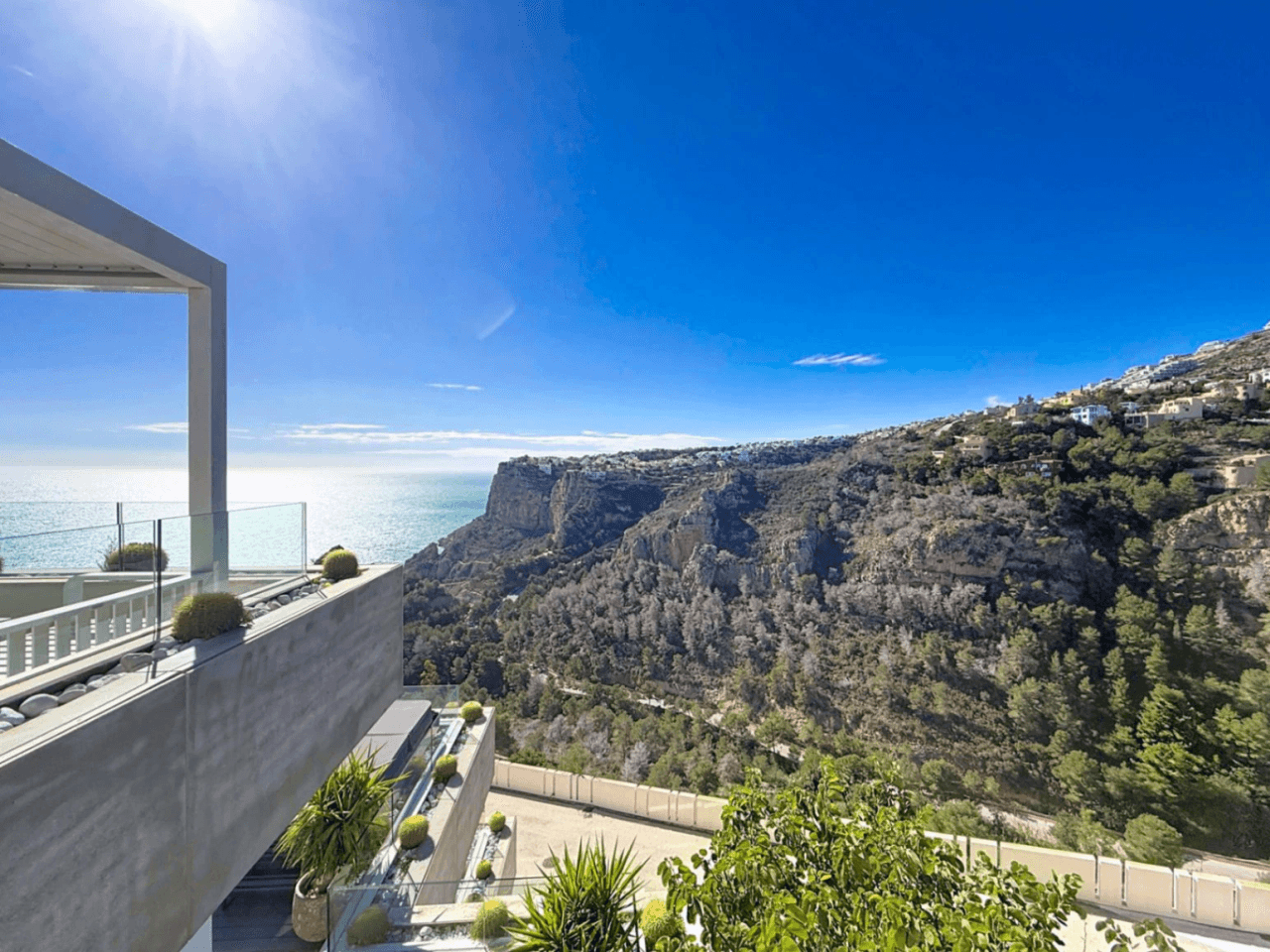 Cumbre del Sol penthouse moderne de luxe avec vue sur les falaises et la mer