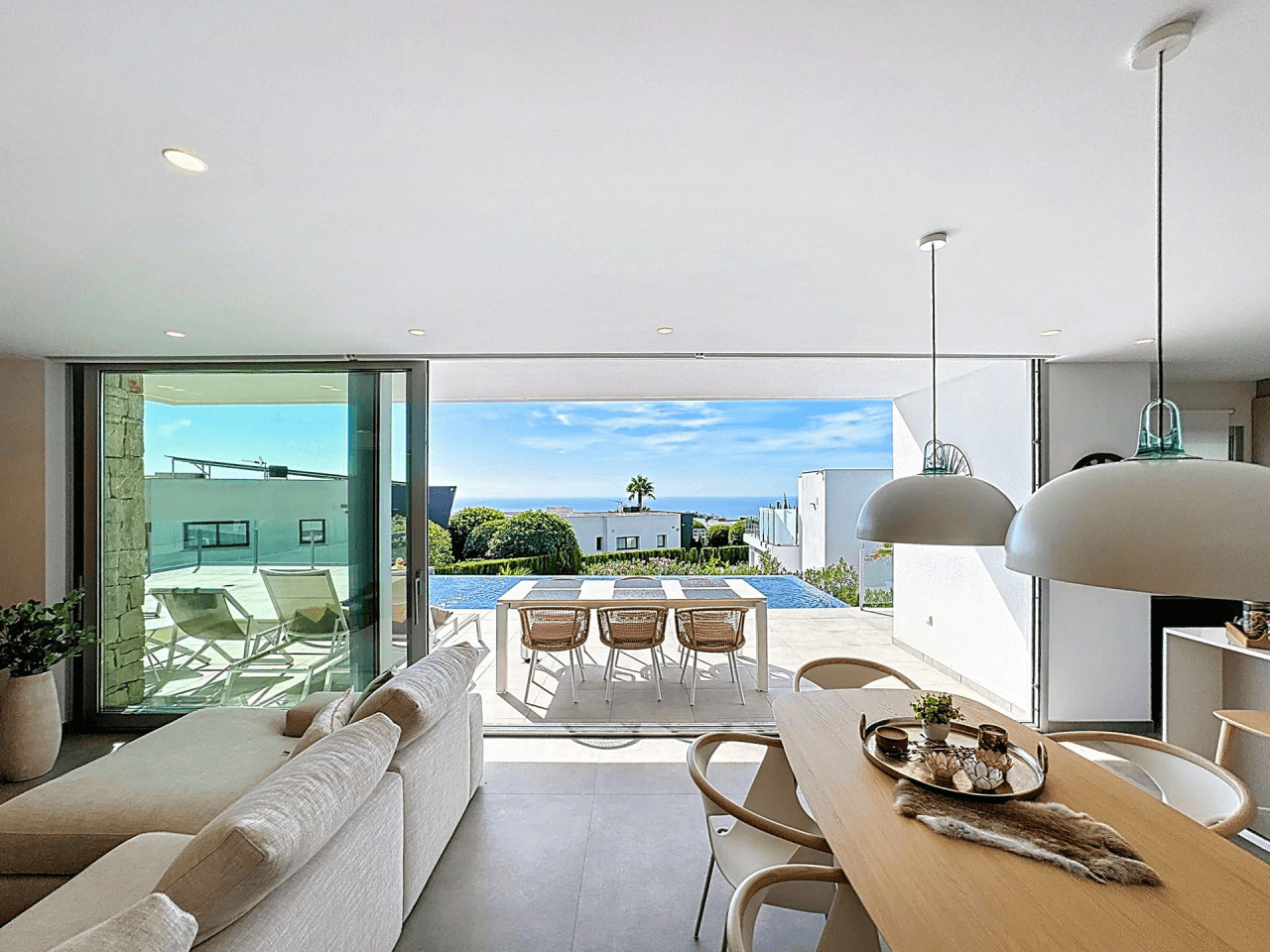 Villa moderne Cumbre del Sol avec vue sur la mer