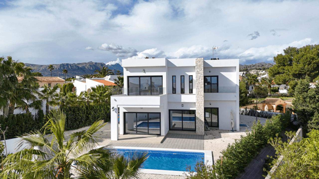 Villa moderne à La Fustera : 3 chambres et piscine privée