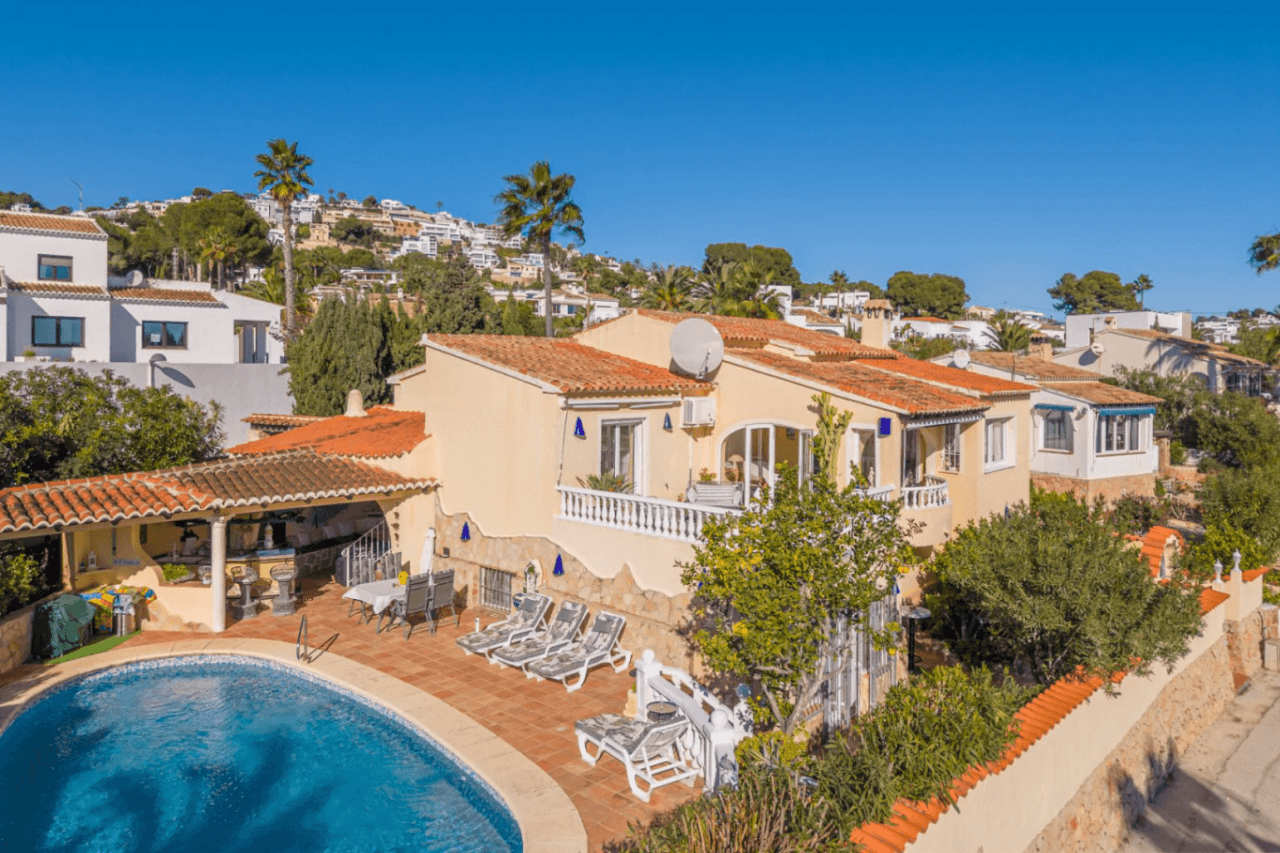 Villa à vendre avec 4 chambres à Benimeit, Moraira.