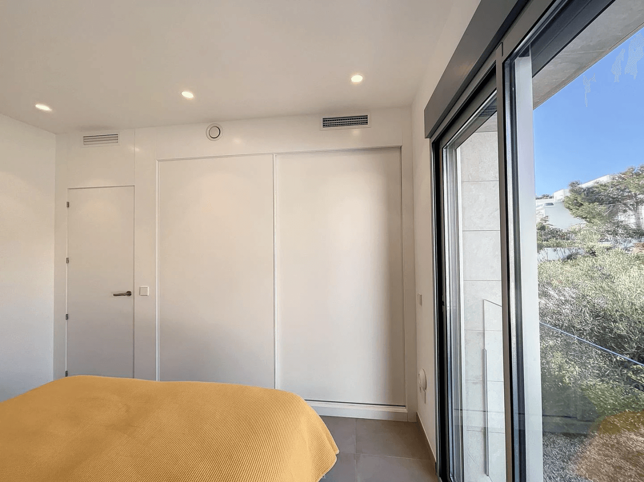 Villa moderne avec vue sur la mer et piscine privée