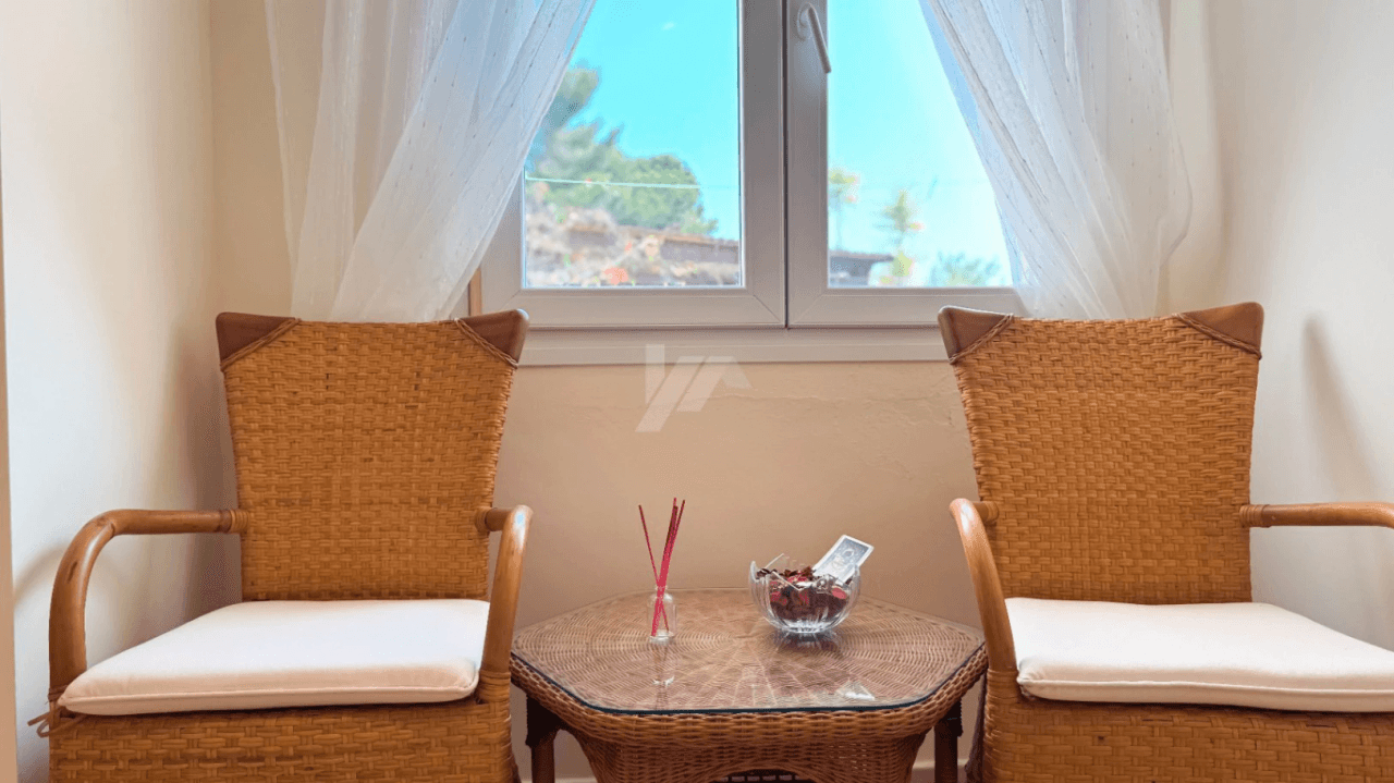 Villa de lujo en venta en Moraira con vistas al mar.