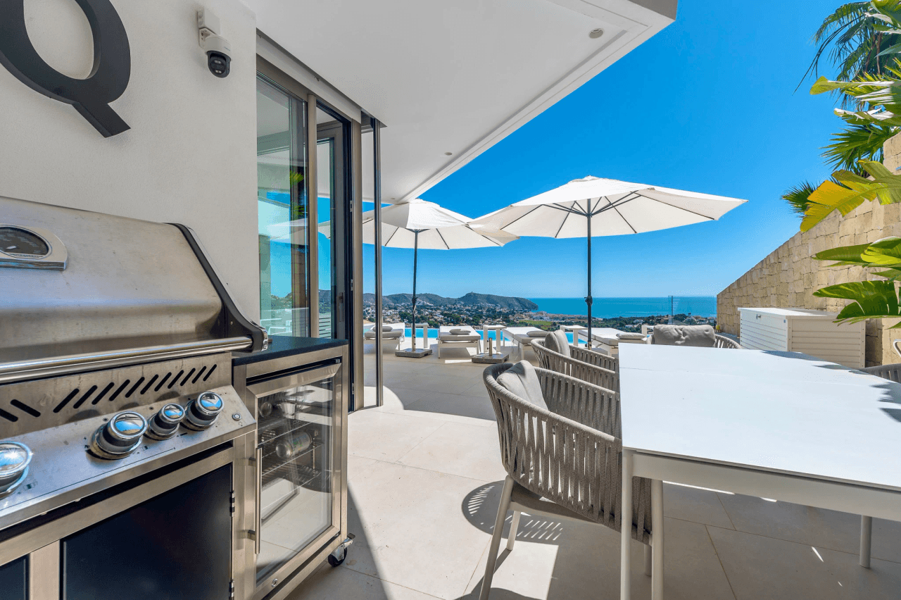 Villa de luxe exceptionnelle à Moraira – Où le design, la technologie et la vue sur la mer se rencontrent