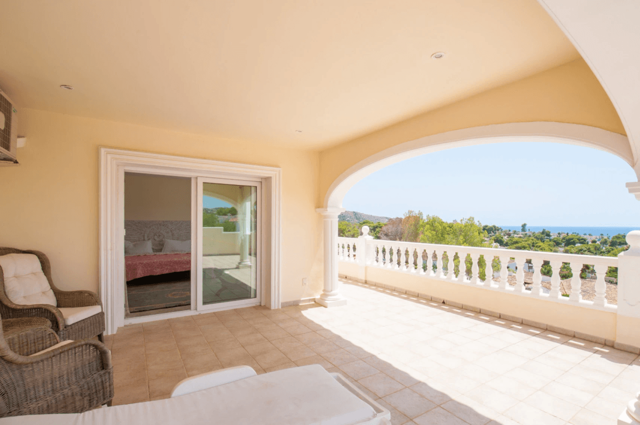 Grande villa élégante avec vue sur la mer à vendre à Moraira