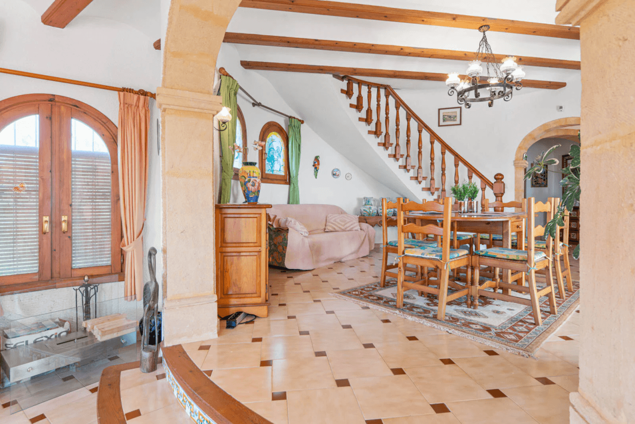 Villa avec un grand terrain à vendre à Moraira