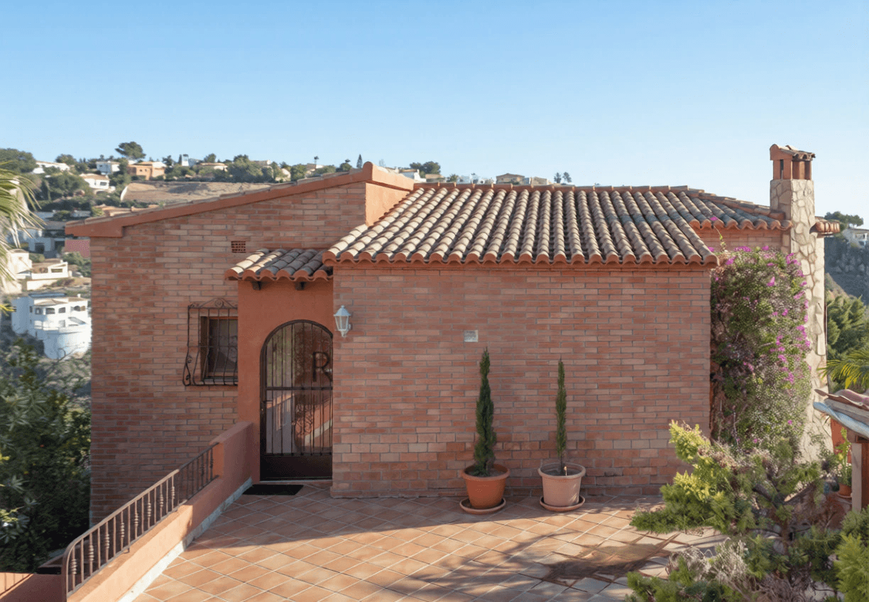 Cumbre del Sol : villa méditerranéenne avec piscine et vue sur la mer