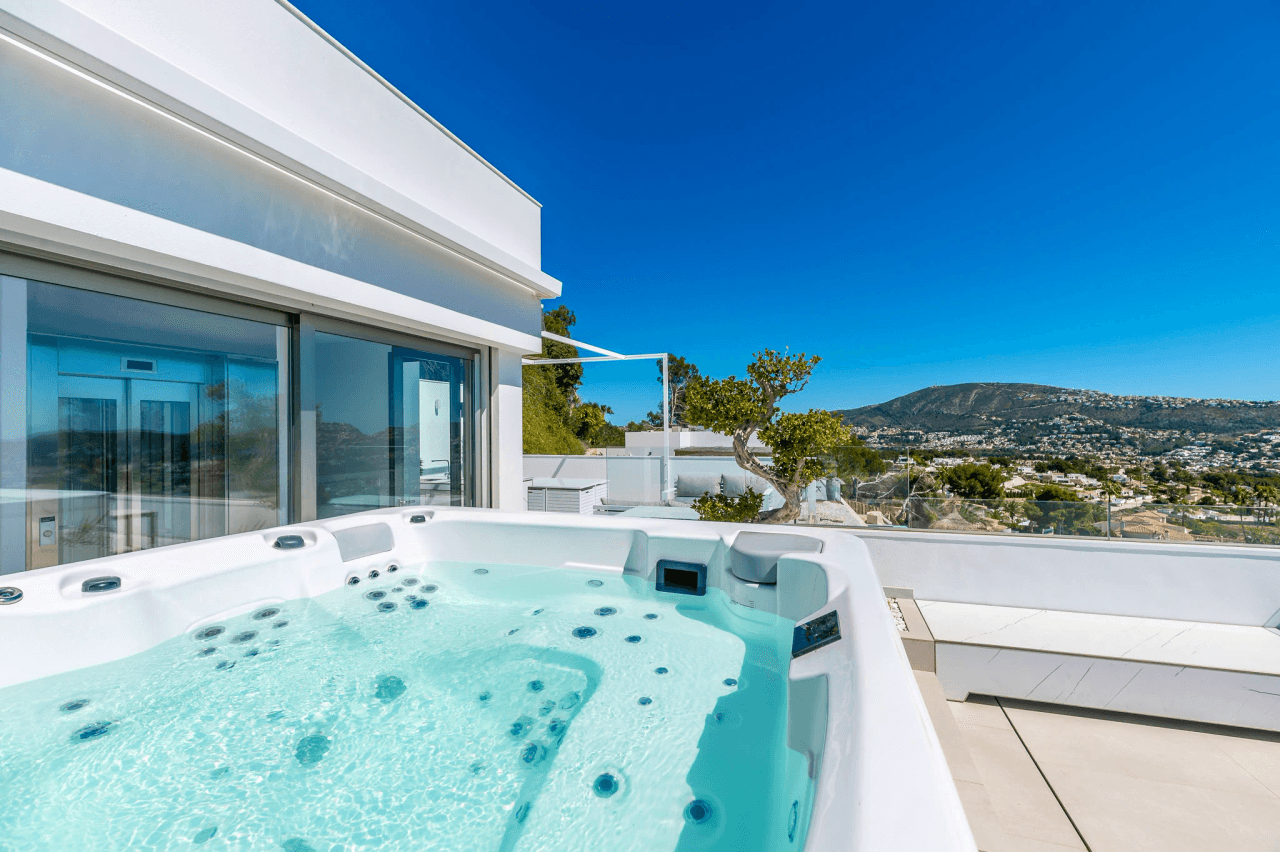 Villa de luxe exceptionnelle à Moraira – Où le design, la technologie et la vue sur la mer se rencontrent