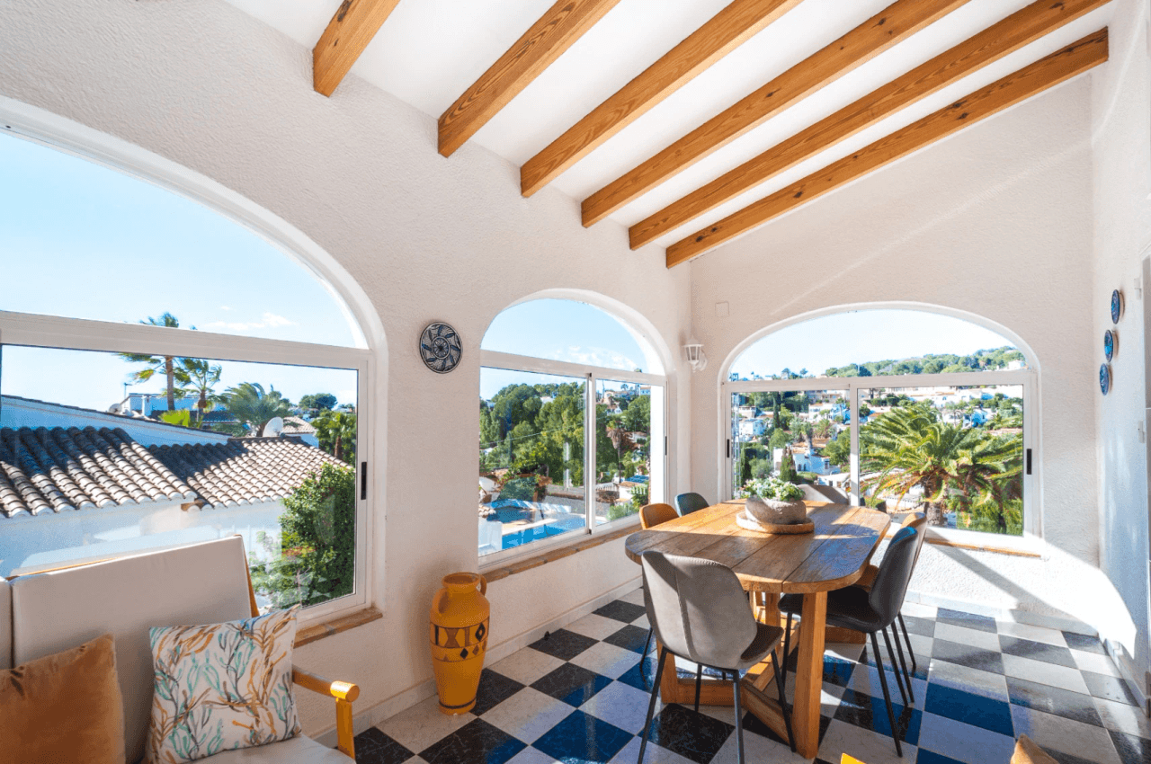 Villa méditerranéenne orientée sud-ouest à Benissa, près du club de golf San Jaime.