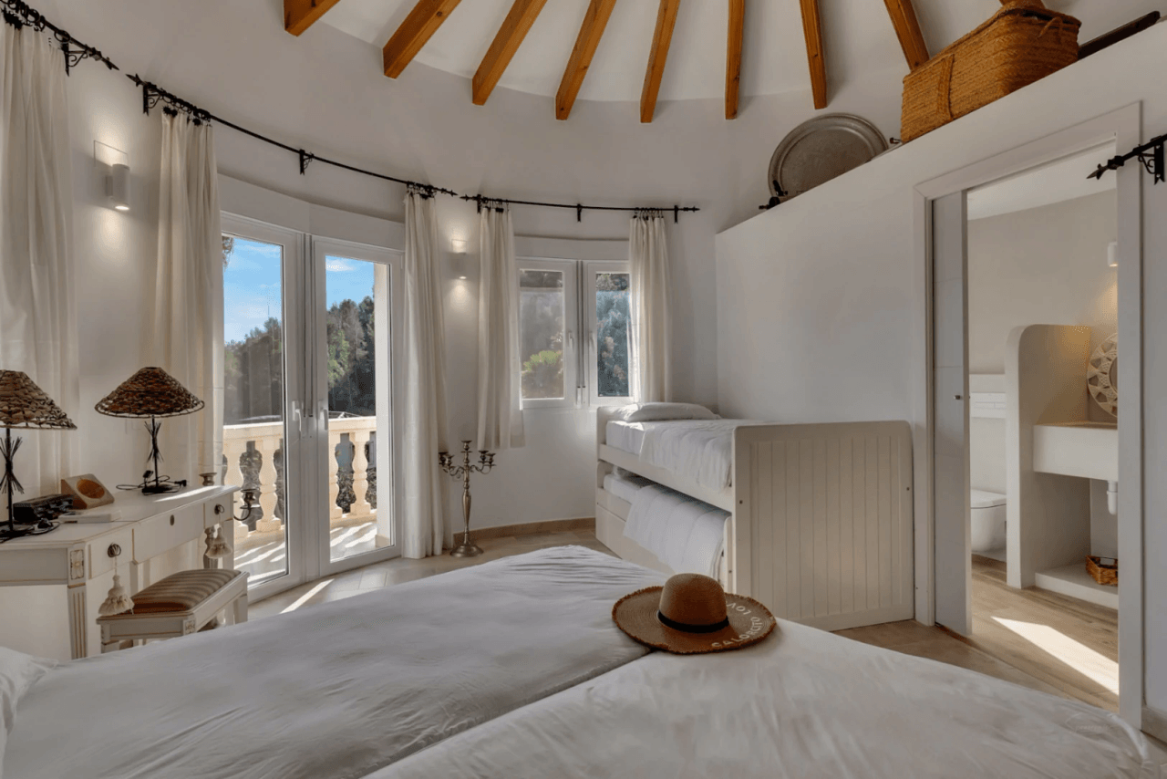 Belle villa spacieuse avec vue sur la mer à vendre à Benimeit, Moraira
