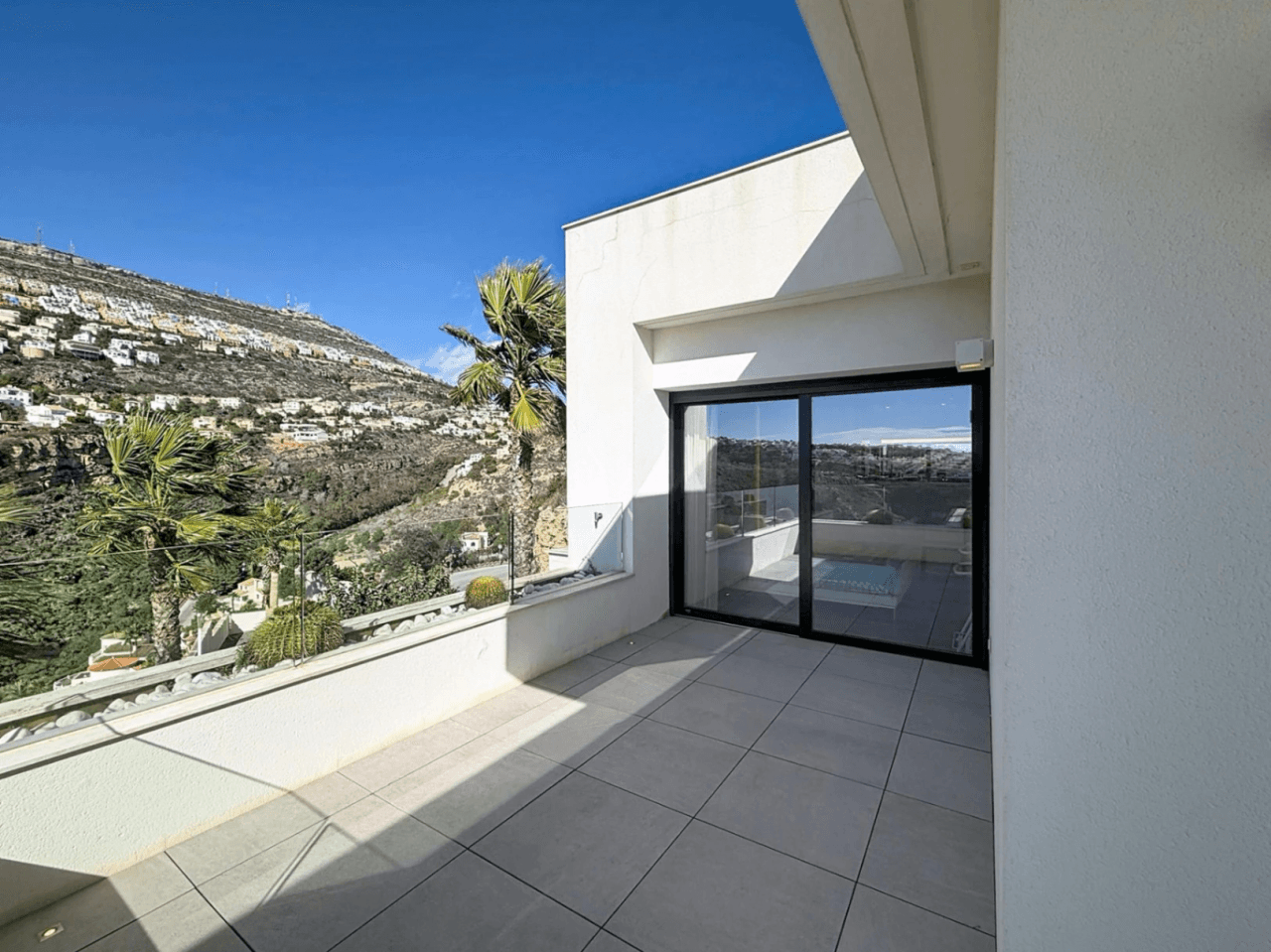 Cumbre del Sol penthouse moderne de luxe avec vue sur les falaises et la mer