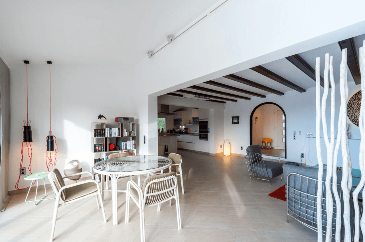 Villa avec vue sur la mer à vendre à Moraira, à distance de marche du centre.