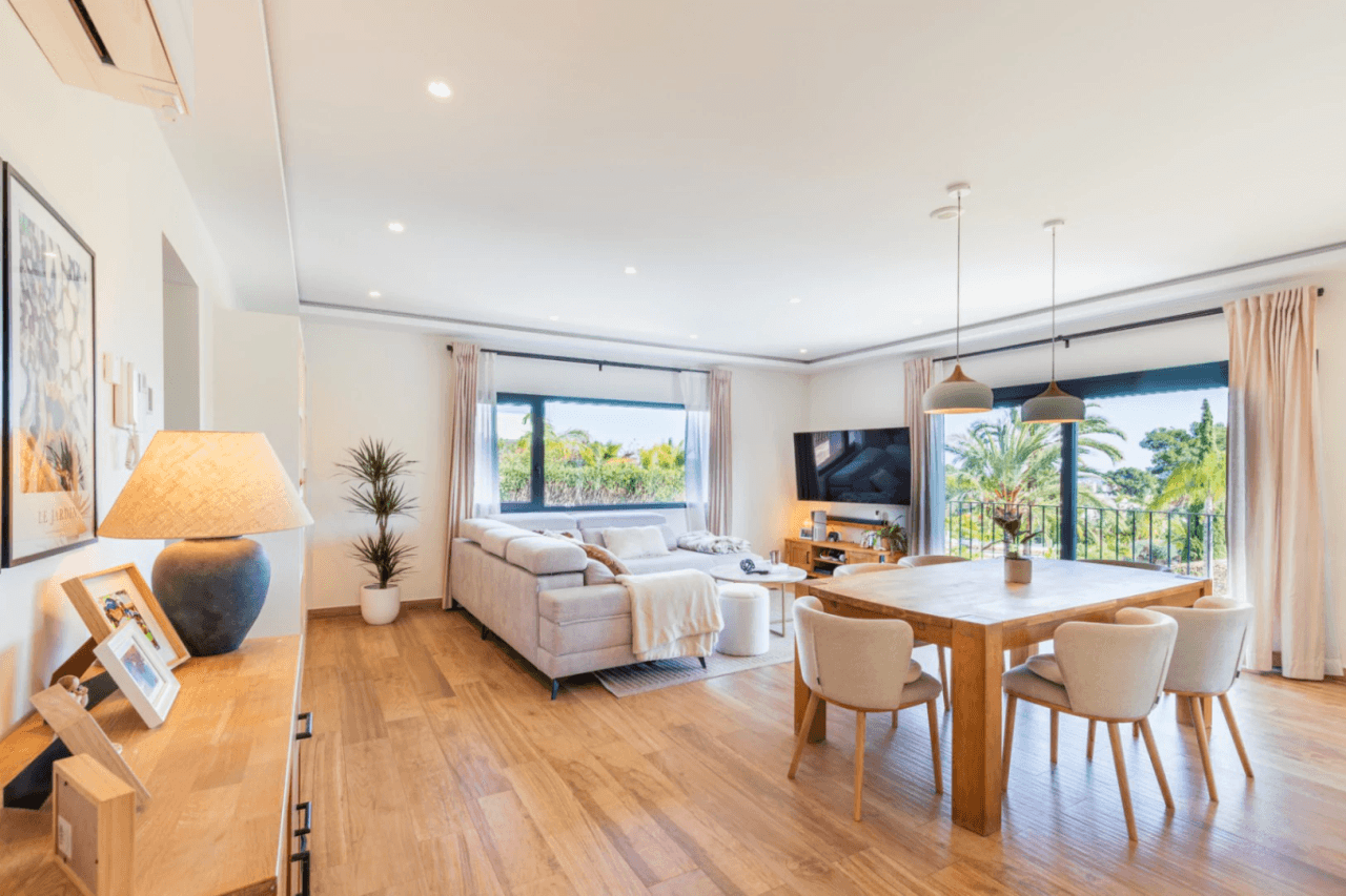 Villa ibicenca entièrement rénovée avec appartement d'invités à Jávea