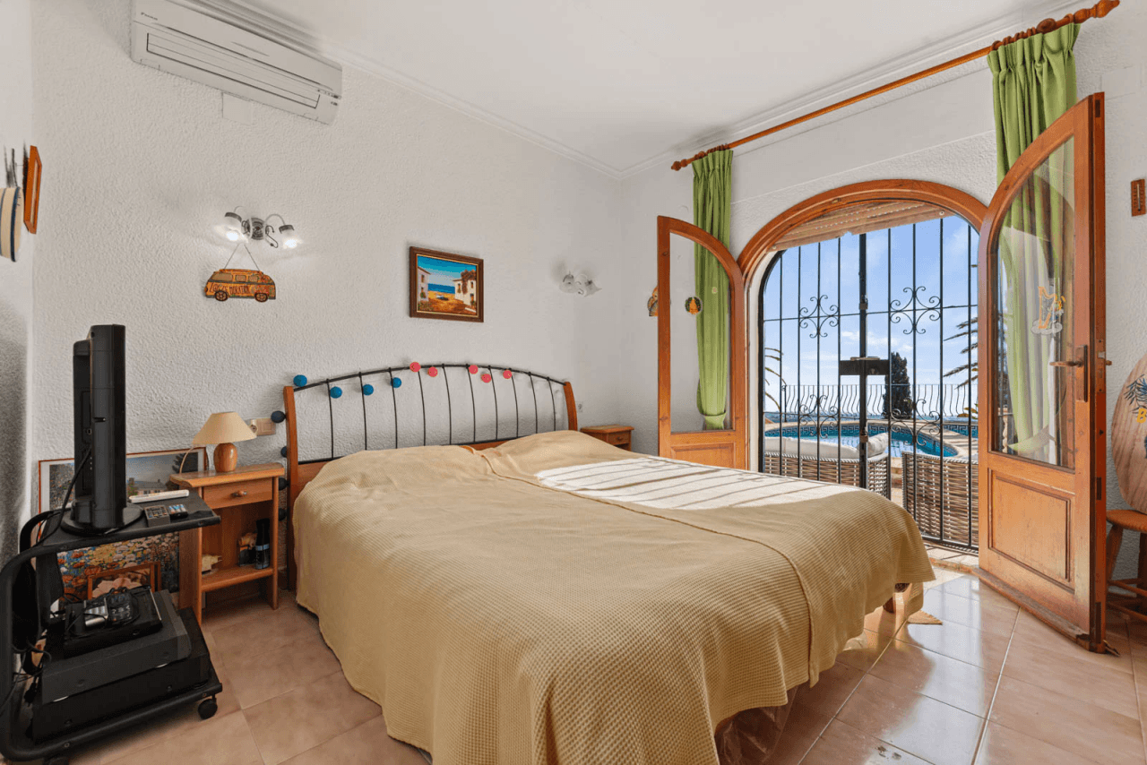 Villa avec un grand terrain à vendre à Moraira