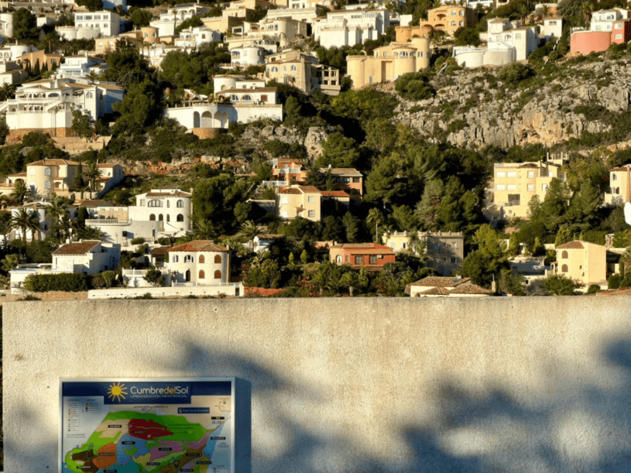 Cumbre del Sol : villa méditerranéenne avec piscine et vue sur la mer