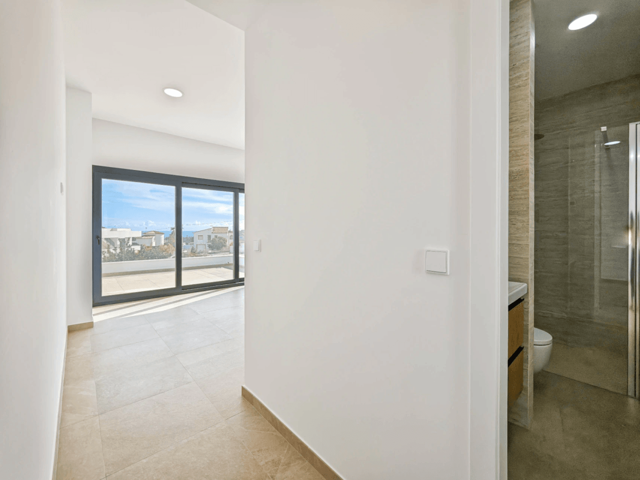 Villa moderne à La Fustera : 3 chambres et piscine privée