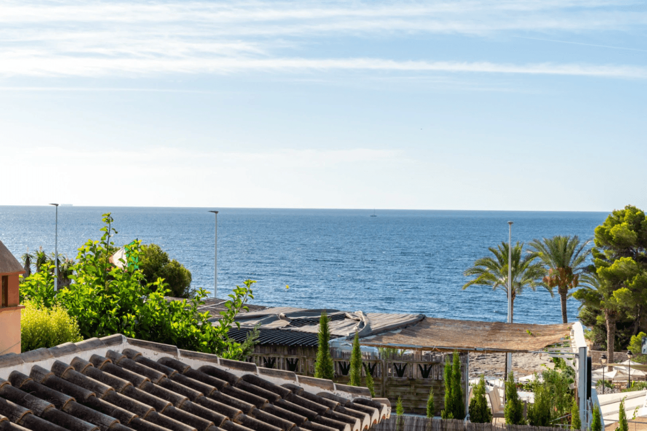 Villa de lujo en segunda línea de playa en el corazón de Moraira