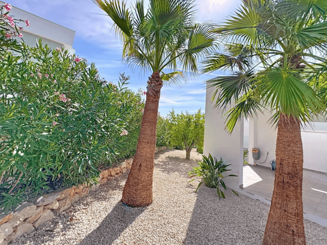 Villa moderne Cumbre del Sol avec vue sur la mer