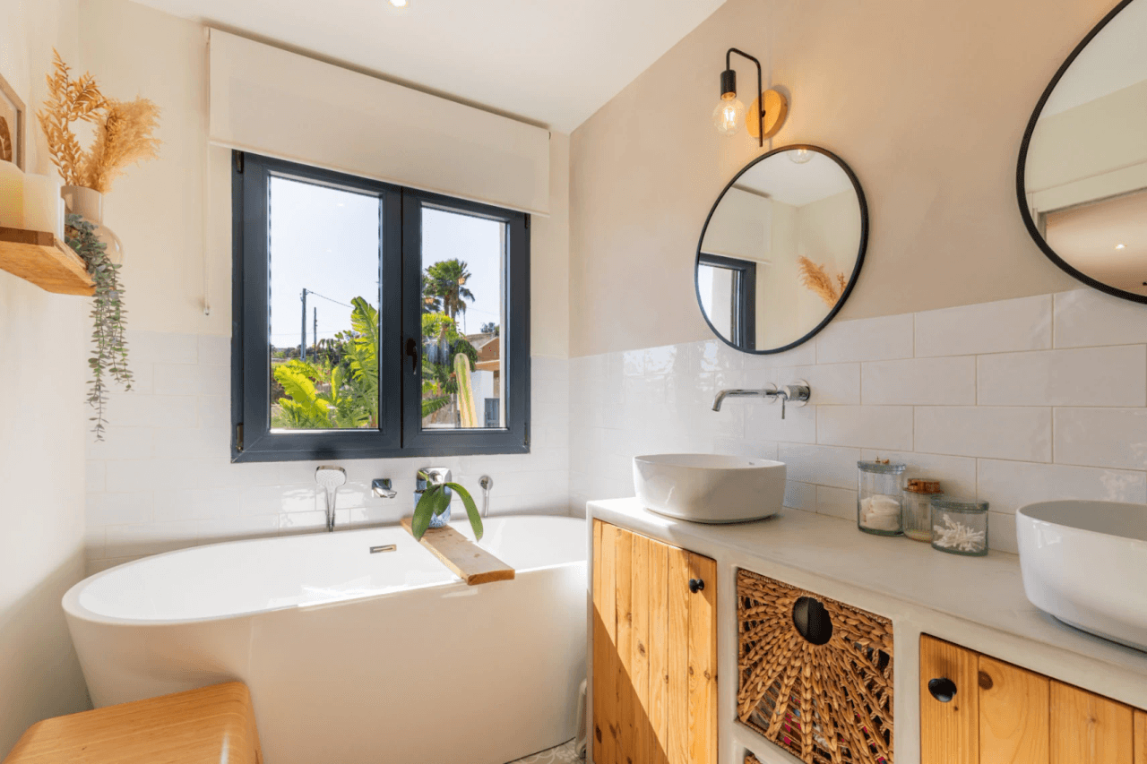 Villa ibicenca entièrement rénovée avec appartement d'invités à Jávea