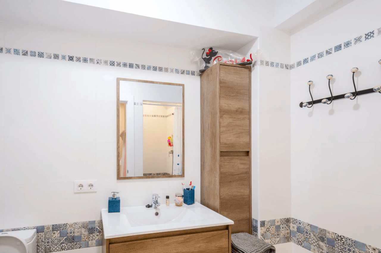 Finca en Benissa en Venta en Amplia Parcela con Piscina y Casa de Huéspedes