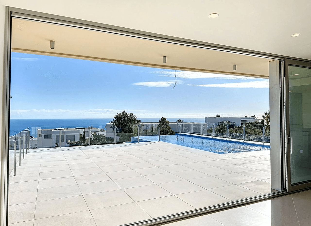 Villa moderne Cumbre del Sol avec vue sur la mer