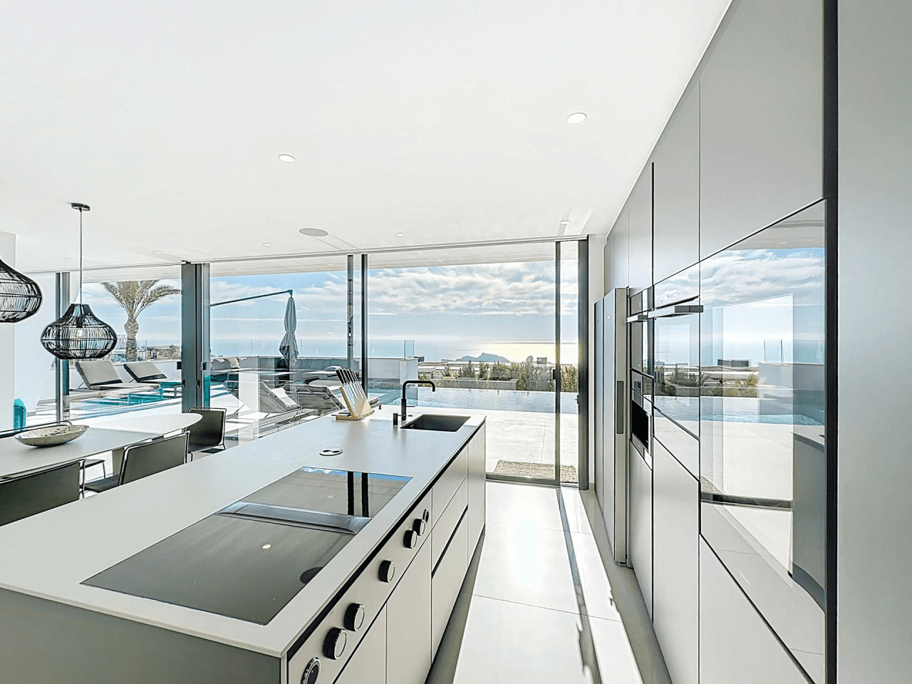 Villa de luxe moderne à Cumbre del Sol avec vue panoramique