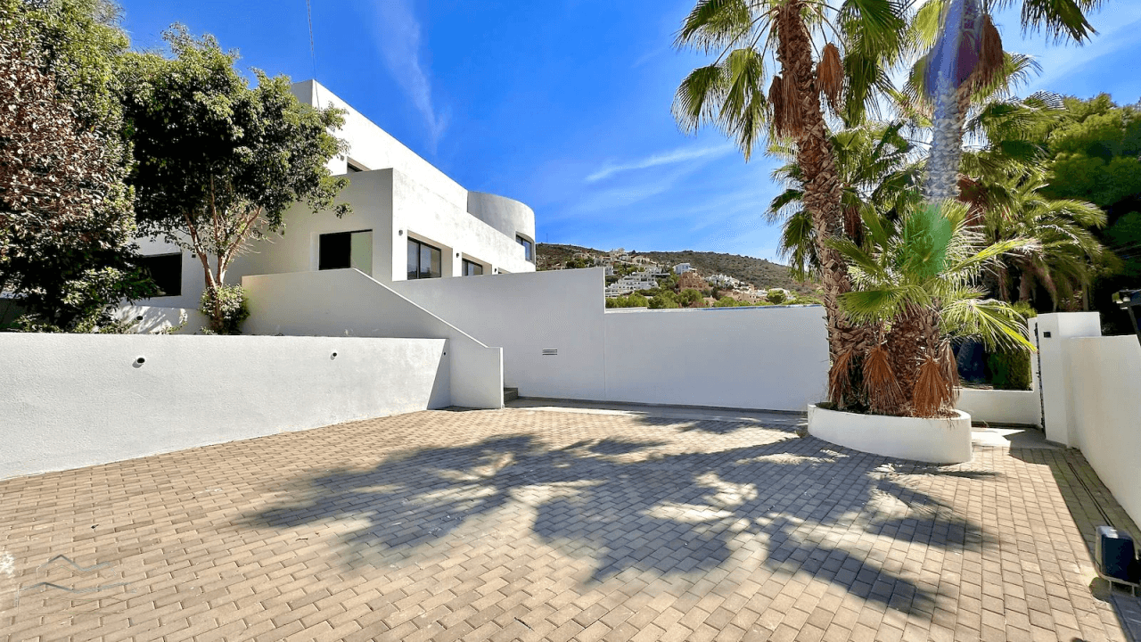Villa entièrement rénovée à vendre à El Portet de Moraira - Costa Blanca